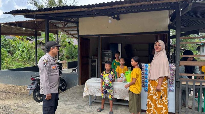 BHABINKAMTIBMAS POLSUBSEKTOR SETIA LAKSANAKAN PENGAMANAN DAN PENGATURAN LALU LINTAS DI BULAN RAMADHAN 1446 H MENJELANG BERBUKA PUASA